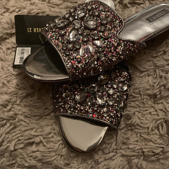 Sandals - Picture 3 of 5